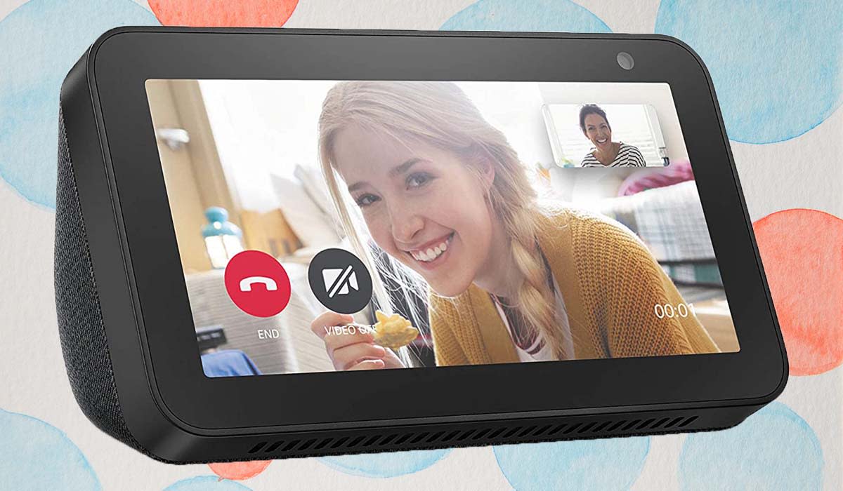 Video calls are a breeze on the Echo Show 5. (Photo: Amazon)