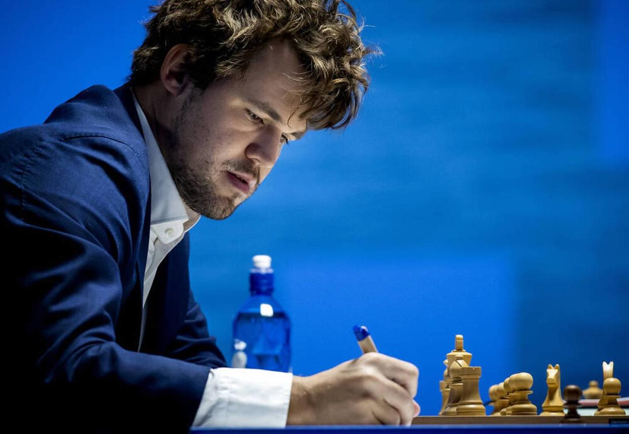 Triumphiert Carlsen wieder? Alles zur Schach-WM 2021
