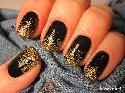 23) Glitter Gradient New Year's Nail Art