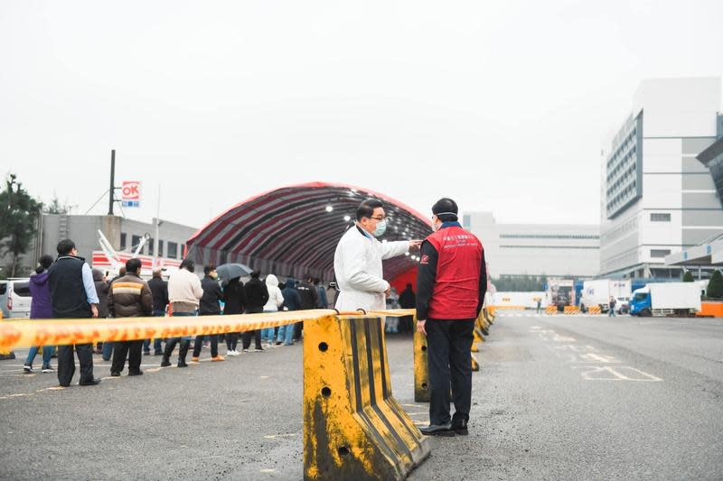 針對遠雄自貿園區群聚事件採多層次擴大採檢，鄭文燦指出，昨日採檢皆為陰性，不過不代表他們不會陰轉陽。（翻攝自鄭文燦臉書）