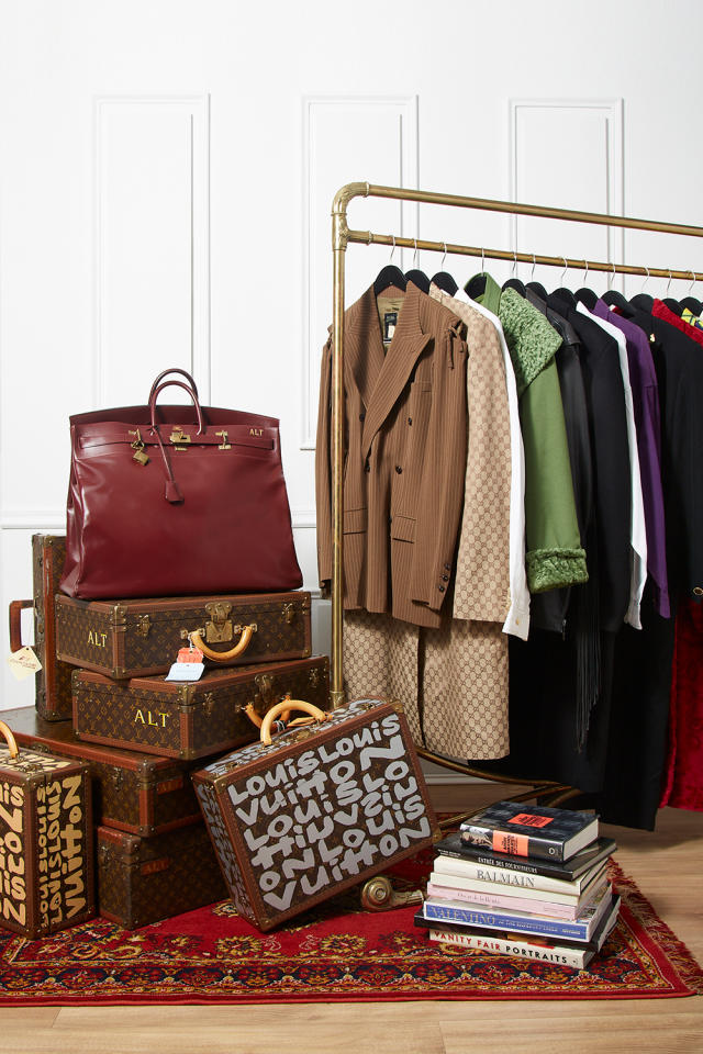 At Auction: Louis Vuitton, LOUIS VUITTON GARMENT BAG LUGGAGE WITH