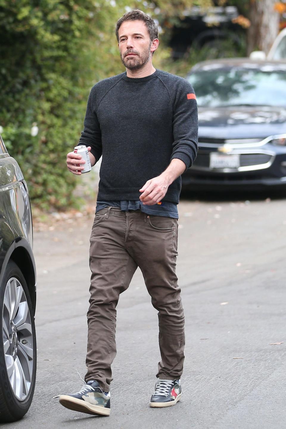 <p>Ben Affleck keeps things cozy while out and about on Saturday in L.A.</p>
