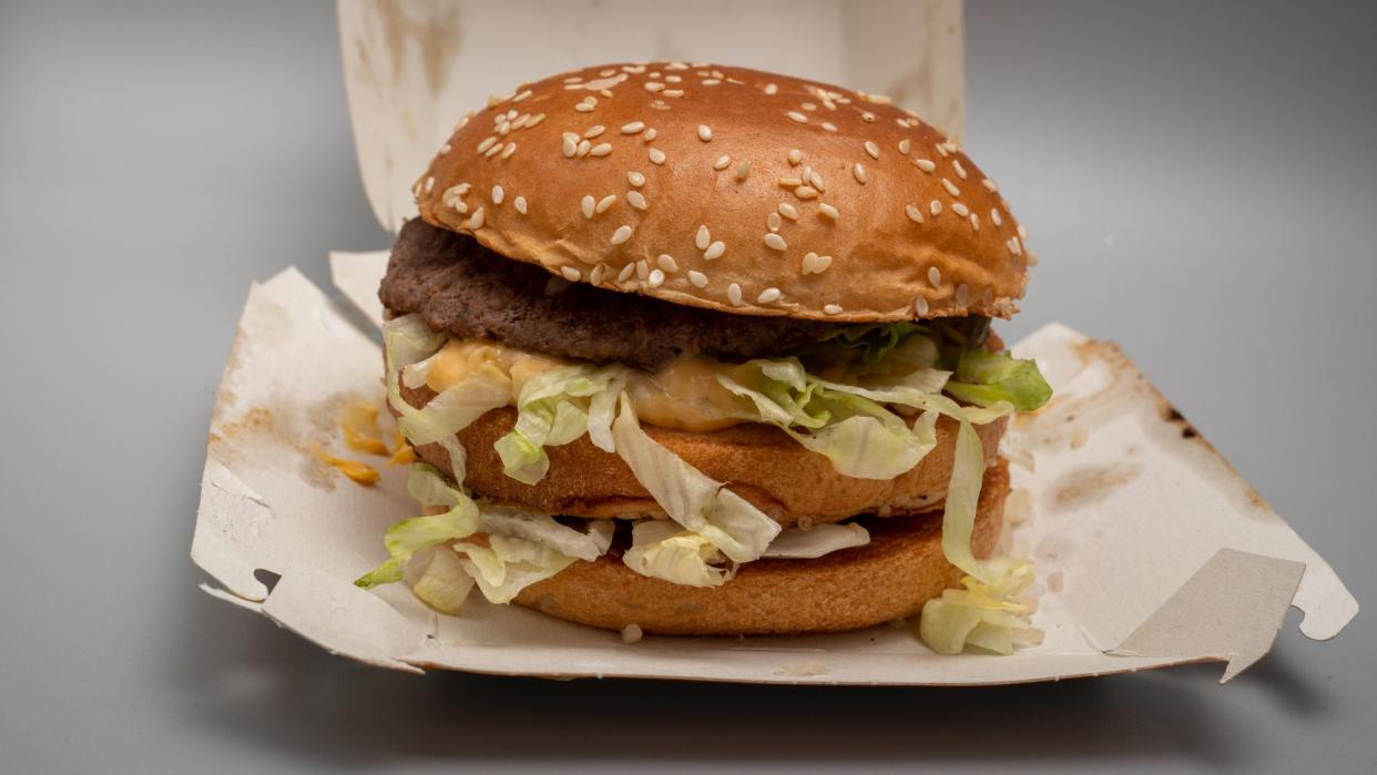  Close-up of a McDonald's hamburger. 