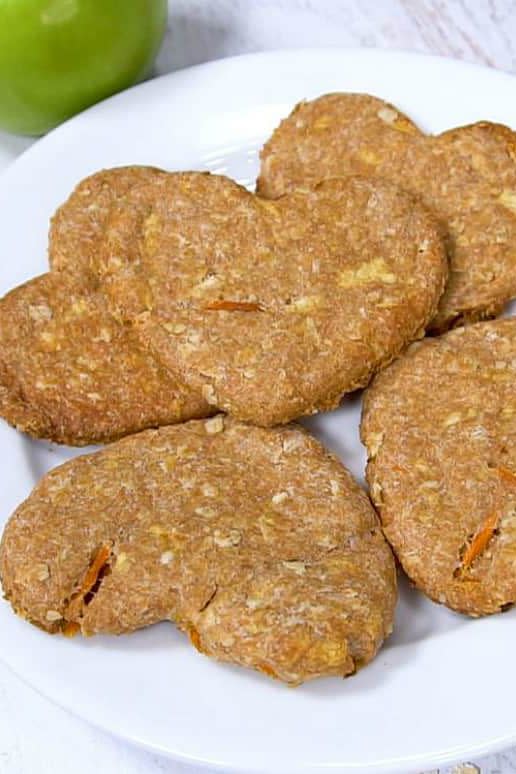 homemade dog treats, apple carrot dog treats, reluctant entertainer