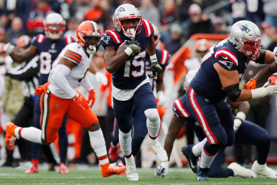 Patriots wide receiver Nelson Agholor, seen here during a game against the Browns last season, looked improved at minicamp.