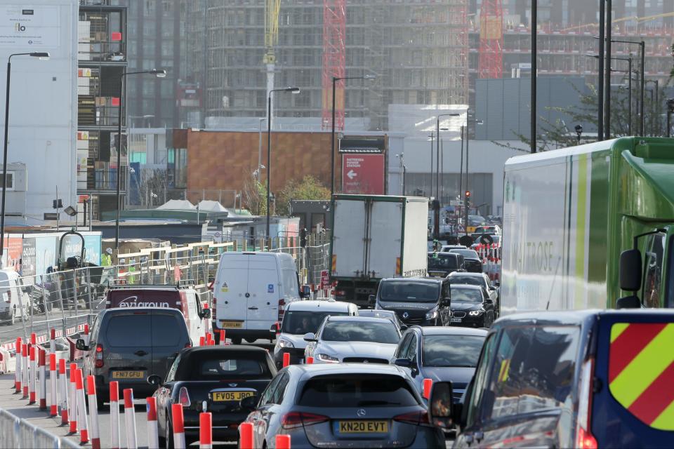 <p>Traffic on Wandsworth Road, Nine Elms</p> (Matt Writtle)