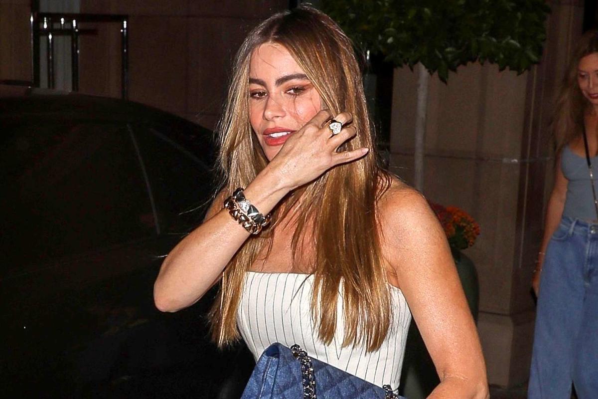 Sofia Vergara Joined Jennifer Lopez in the Wide-Leg Jumpsuit Trend