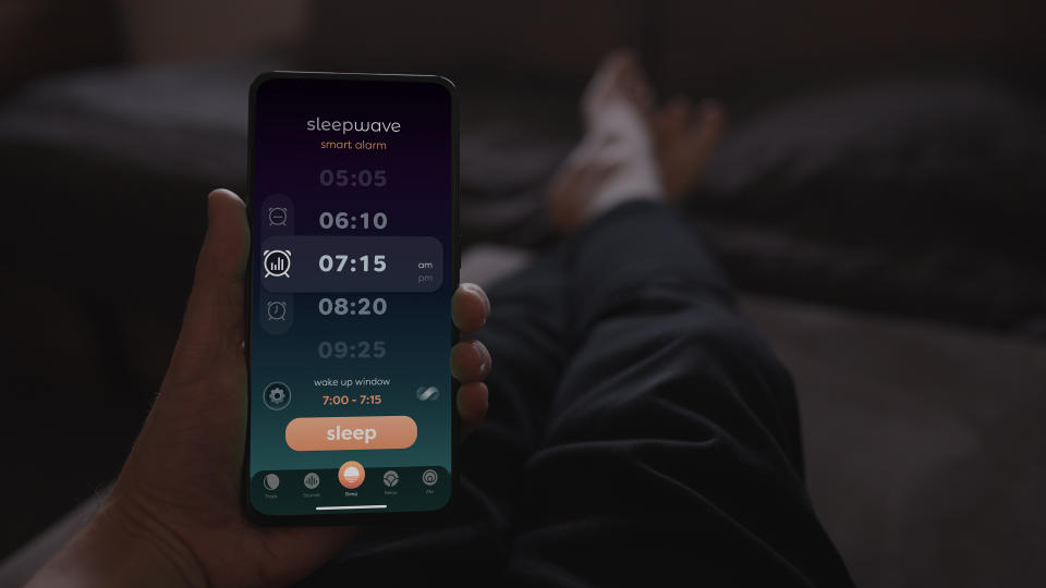 Sleepwave is a motion-sensing smart alarm and sleep tracking app that is powered by revolutionary PureTone Motion technology.