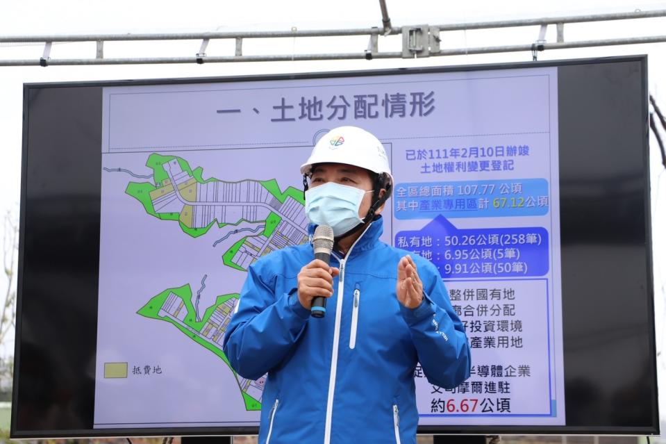 新北市長侯友宜前往工區視察，要求林口工一施工團隊全力以赴如期達成112年上半年用地交付目標。   圖：新北市工務局提供