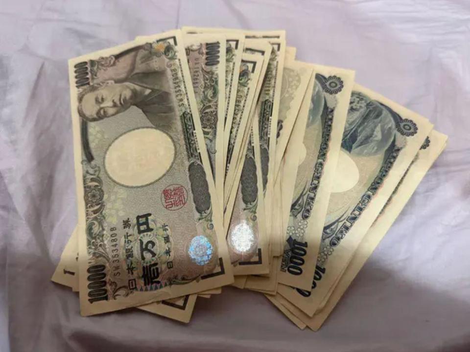 爸爸口中的「零錢」竟是14萬日幣。（圖／翻攝自Dcard）