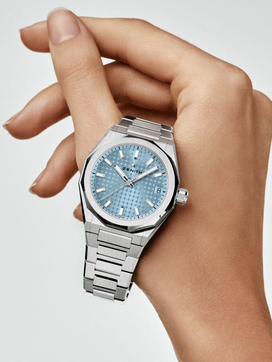 ZENITH 真力時 Defy Skyline「冰藍面」專賣店限定版。此為36毫米的大三針錶款，定價約NT$282,600。