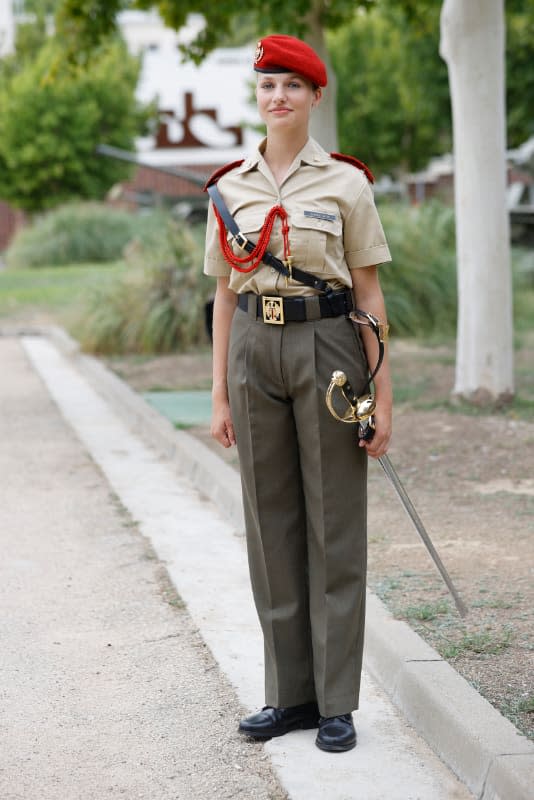 Princesa Leonor: El primer día en la Academia Militar con uniforme de la  dama cadete Borbón Ortiz, España