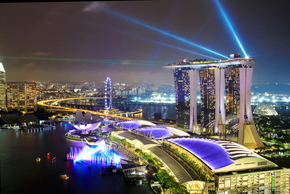 Dealmakers are converging on Singapore for the year’s biggest investment conferences and F1, helping to push hotel rates to unprecedented heights.