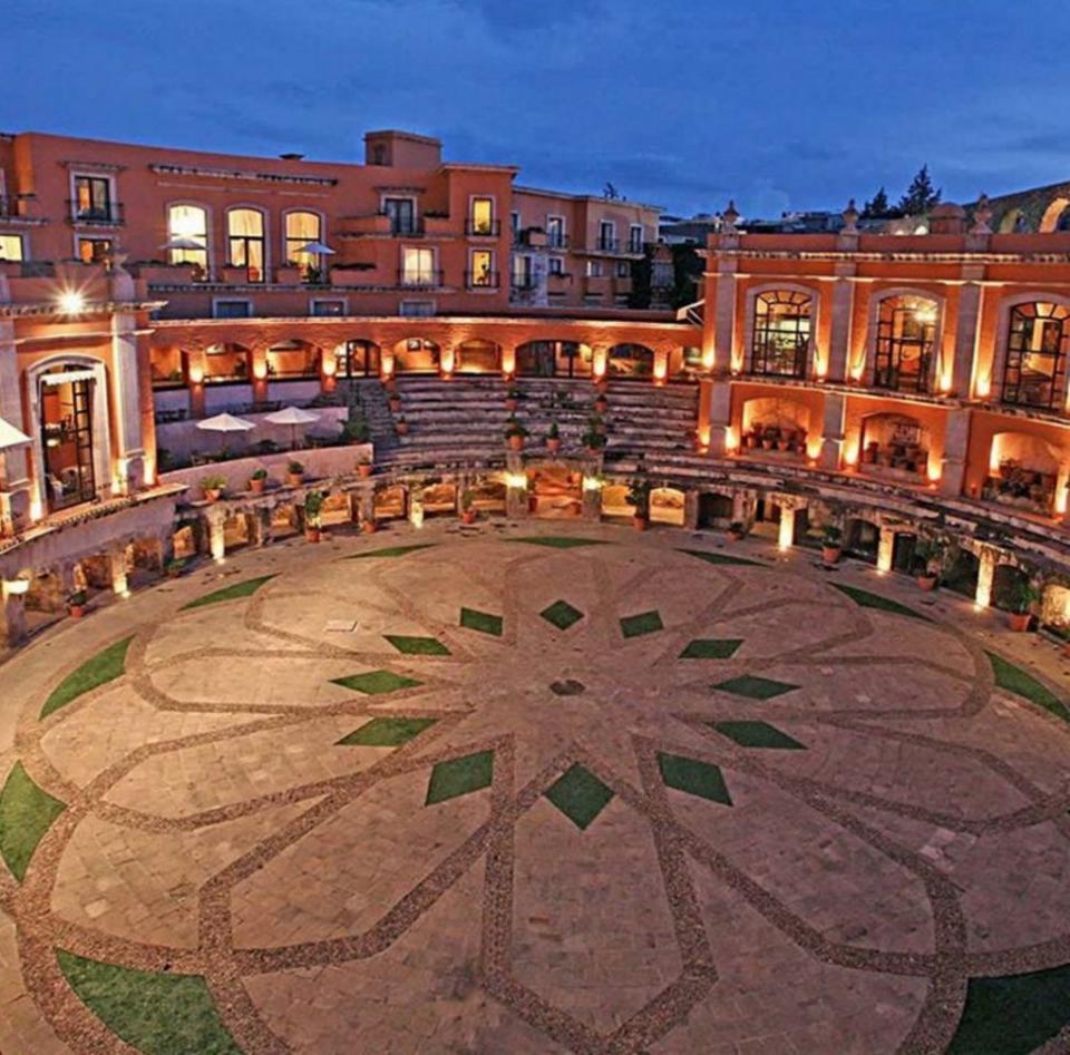 <p>Perteneciente a la cadena hotelera Quinta Real, esta antigua plaza de toros convertida en un resort de lujo es uno de los mejores lugares para alojarse en Zacatecas.<i> / Foto: Instagram/</i><i>trippotravel</i> </p>