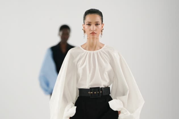 Fall 2022 Trend: Corset It Is - Yahoo Sports