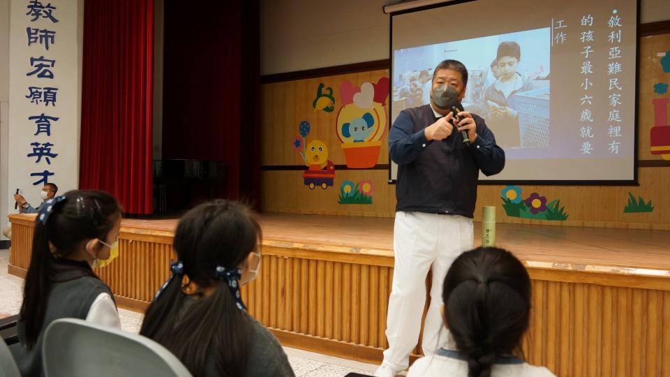 胡光中師兄跟慈小師生分享滿納海校成立的因緣