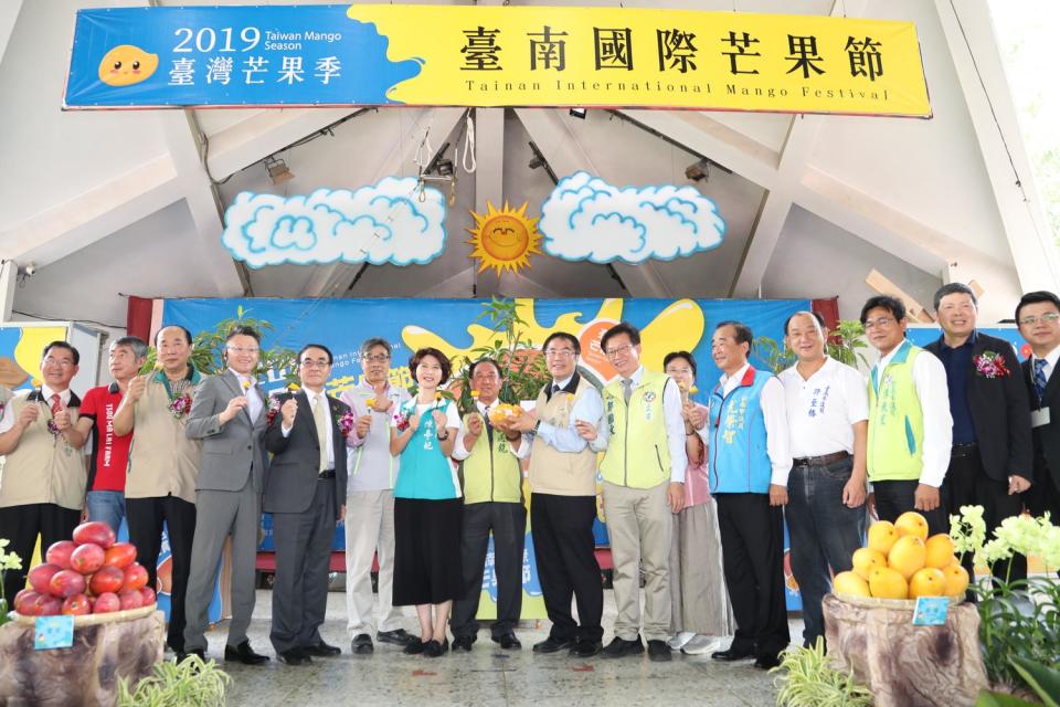 2019台灣芒果季─台南國際芒果節登場，今年以「夏日紅寶石-臺南好芒」為主題，台南市長黃偉哲歡迎全國好朋友一起來台南享受盛夏芒果好滋味。   圖：黃博郎/攝