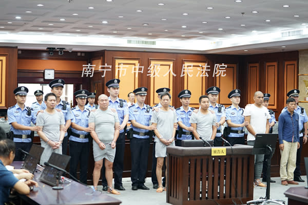 Los seis hombres fueron acusados de homicidio intencional después de organizar y subcontratar un complot de asesinato en la provincia sureña china de Guangxi. Foto: Tribunal Popular Intermedio de Nanning 