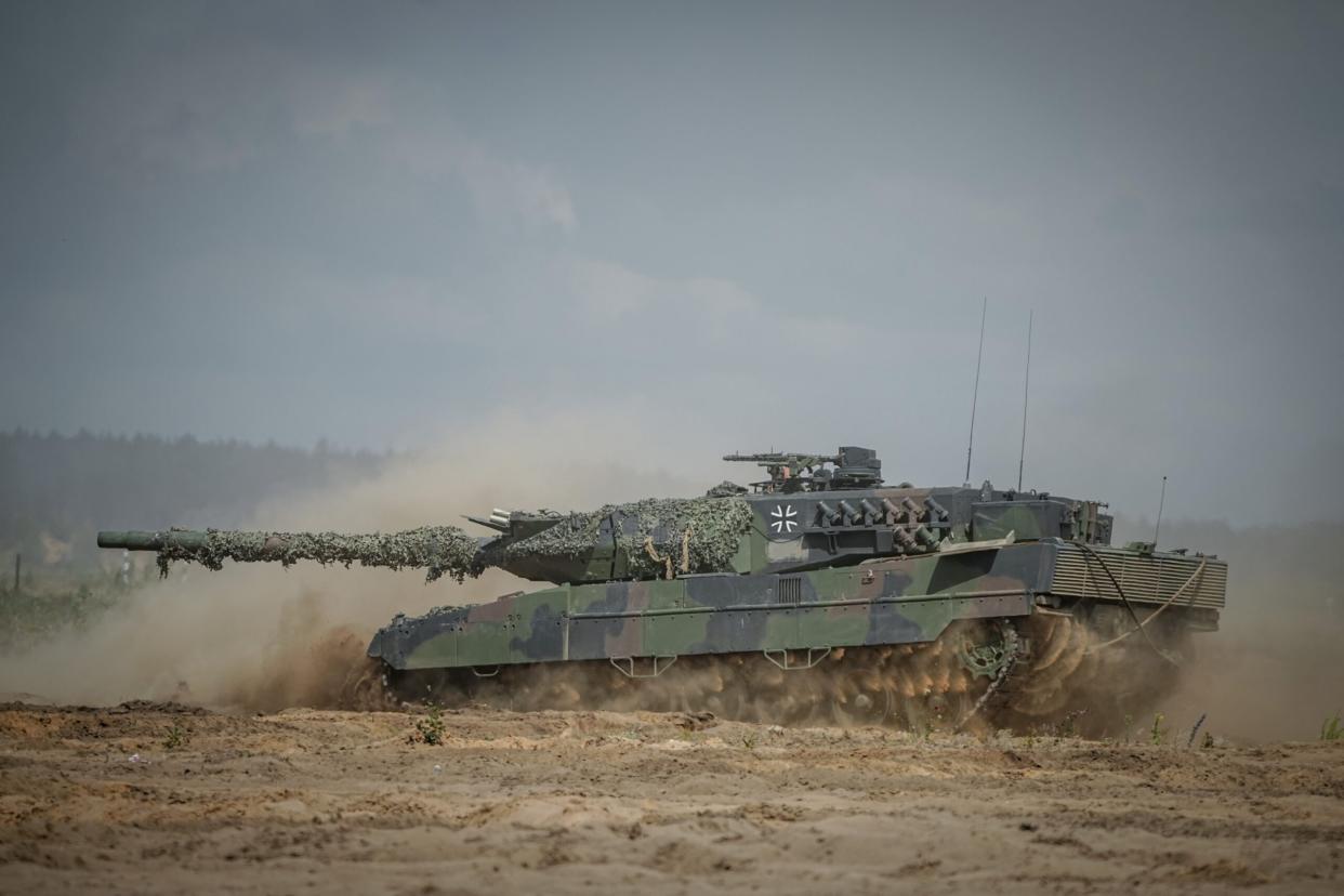 Ein Leopard-2-Kapmfpanzer bei einer Nato-Übung in 2023. - Copyright: picture alliance/dpa | Kay Nietfeld