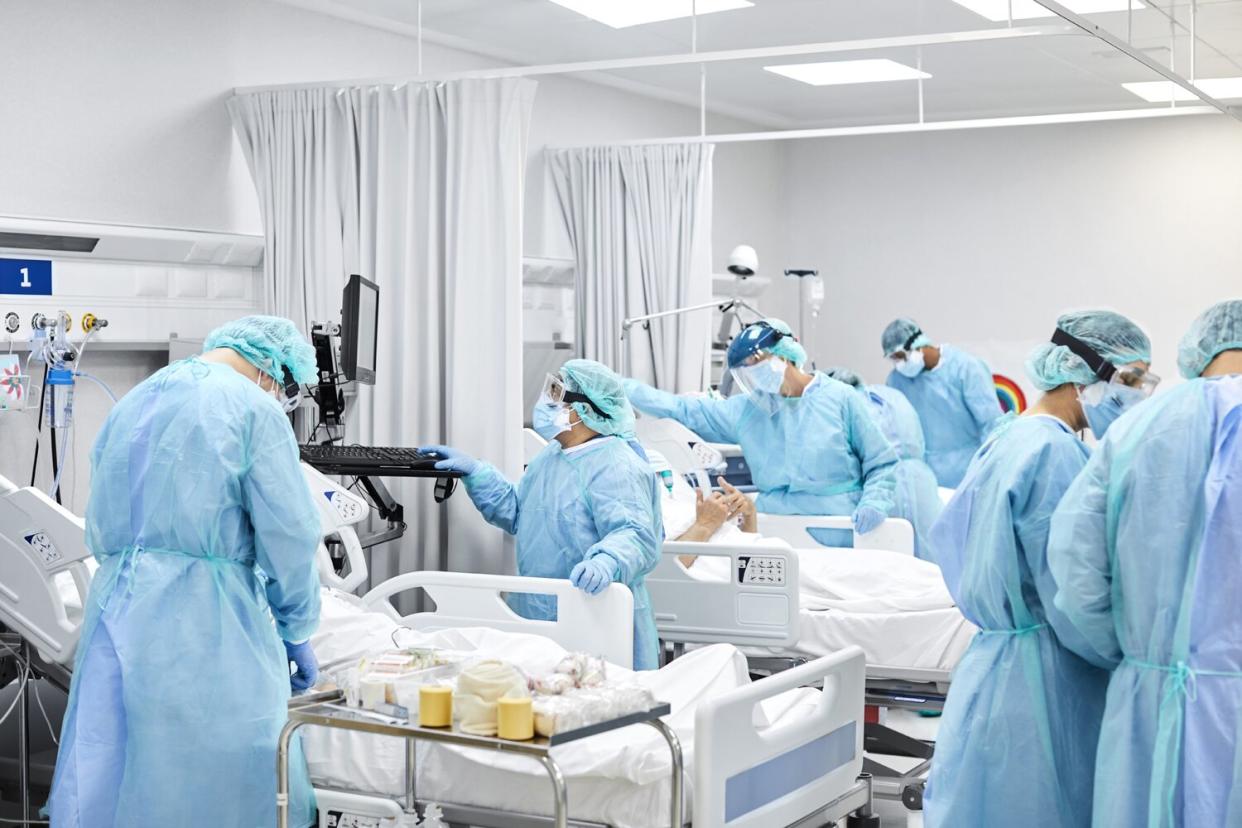 Healthcare Coworkers Working in ICU During COVID-19