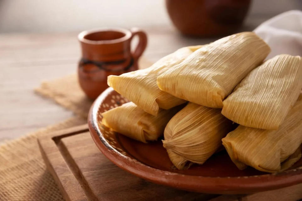 Los tamales verdes con pollo son clásicos del centro de México.