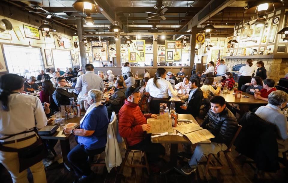 The new Cracker Barrel in Santa Maria opened its doors for their first day of business on Monday, February 11, 2019.