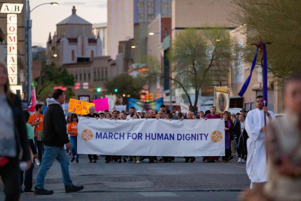 Hundreds joined Hope Border Institute, Ruben Garcia, director of Annunciation House, and members of diverse religious traditions as they gathered at San Jacinto on Thursday, March 21, 2024, to march to Sacred Heart Church in Downtown El Paso for a vigil for the human dignity of migrants and to commemorate the anniversary of the fire in the immigration detention in Ciudad Juárez.