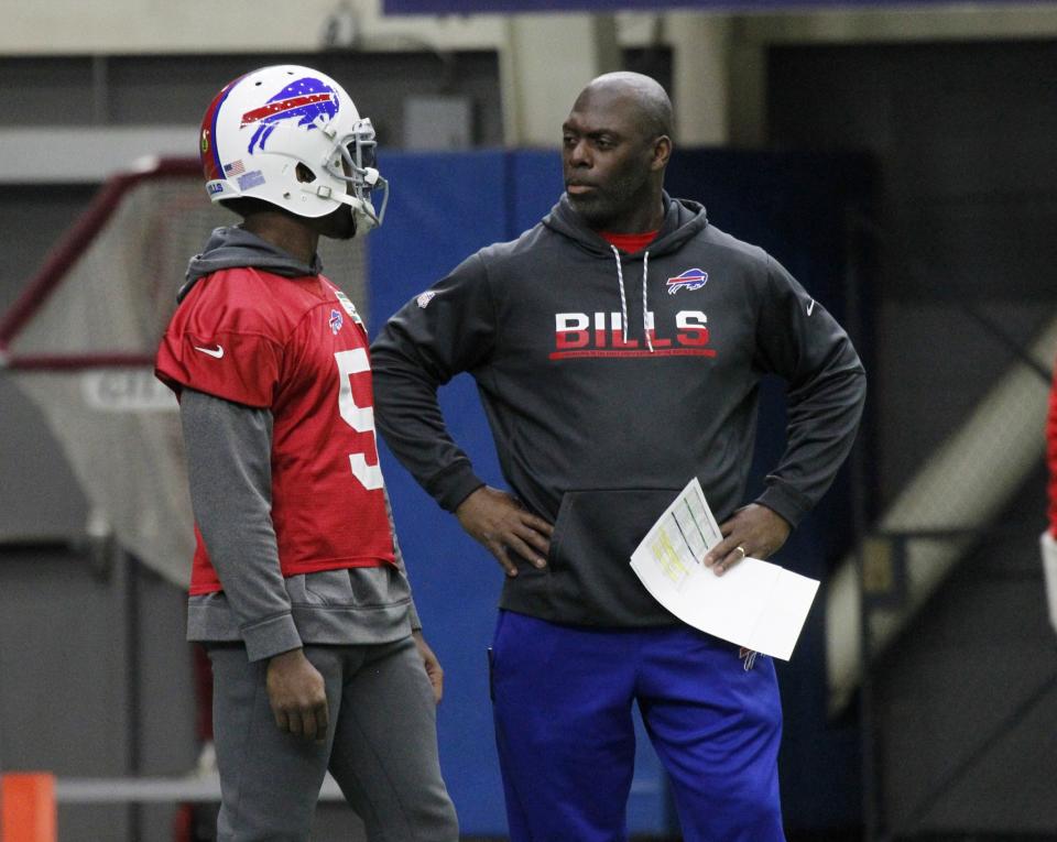 The Buffalo Bills had a season-long highlight video and it didn't feature Tyrod Taylor, left, one time. (AP)