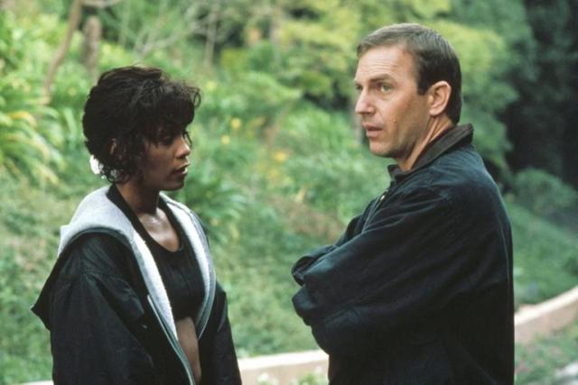 El guardaespaldas: la película que tuvo 62 intentos fallidos y que fue un  éxito con la canción menos pensada: la relación entre Kevin Costner y  Whitney Houston