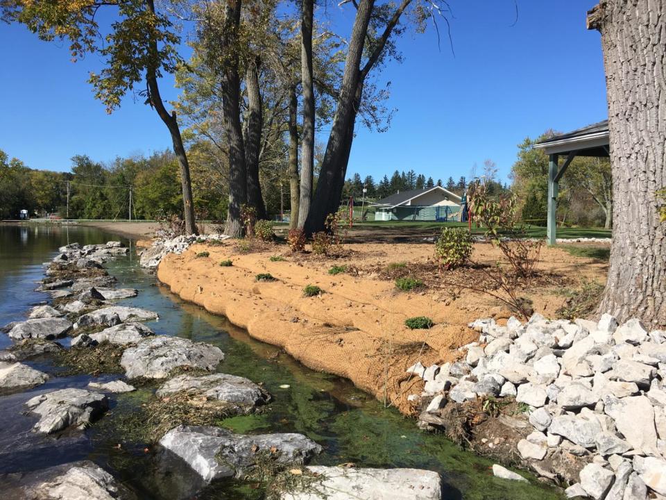 This shoreline stabilization project installed soil lifts as part of a nature-based shoreline project at Sandy Bottom Park in Honeoye, supported by funding from New York Sea Grant.