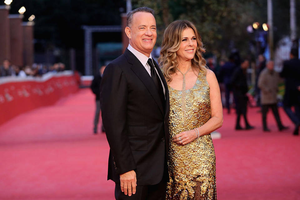 <p>Wer Tom Hanks und Rita Wilson anschaut, der denkt sicher schnell: “Ja, das passt wie Faust aufs Auge.” Kein Wunder, denn ihre Sternzeichen harmonieren auch unglaublich gut – so gut, dass Rückfragen nur selten gestellt werden müssen. Beide sind äußerst sensibel und intellektuell. Diese Bedingungen führen dazu, dass sie sich stark zueinander hingezogen fühlen, fast so, als hätten sie ihren Seelenverwandten gefunden. (Bild-Copyright: Vittorio Zunino Celotto/Getty Images)</p>