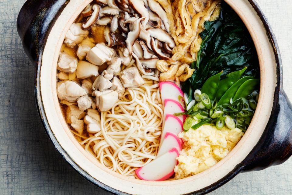 Nabeyaki Udon Soup with Chicken, Spinach, and Mushrooms