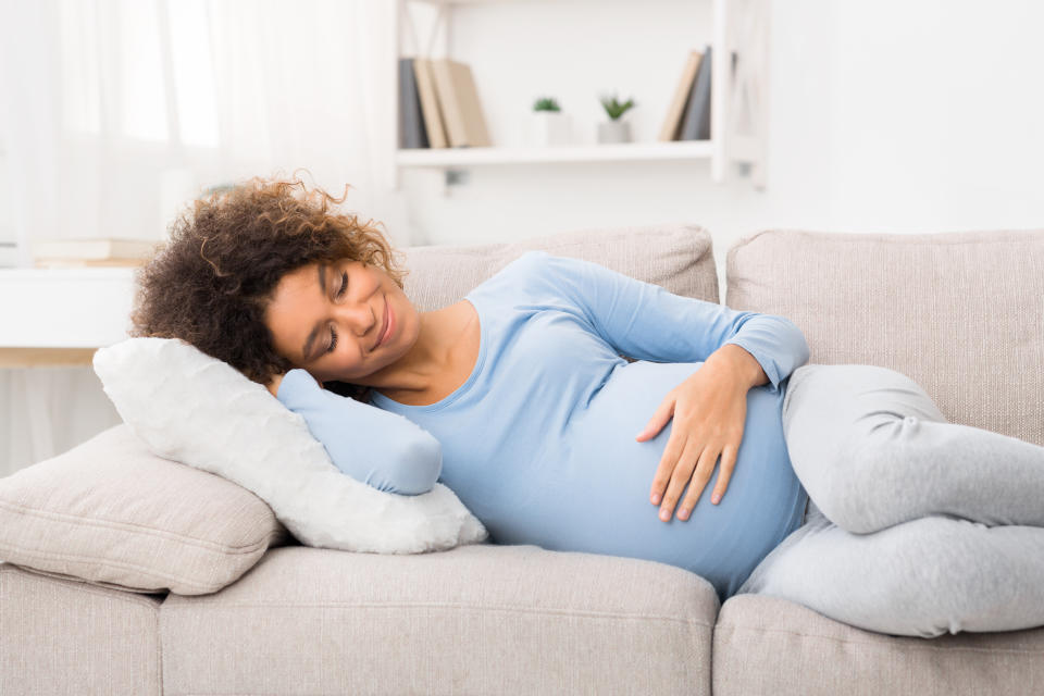 El bebé comparte estados emocionales a través de las hormonas/Getty Images.