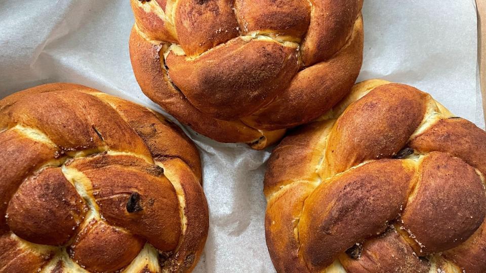 Round challah loaves are eaten specifically for Rosh Hashanah to represent the idea of continuity and the wheel of the seasons.