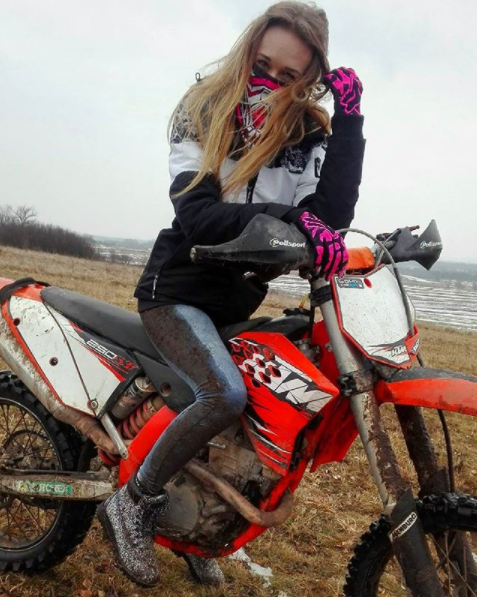 Milea is a professional motocross rider herself. Photo: Instagram/milusiaaxd