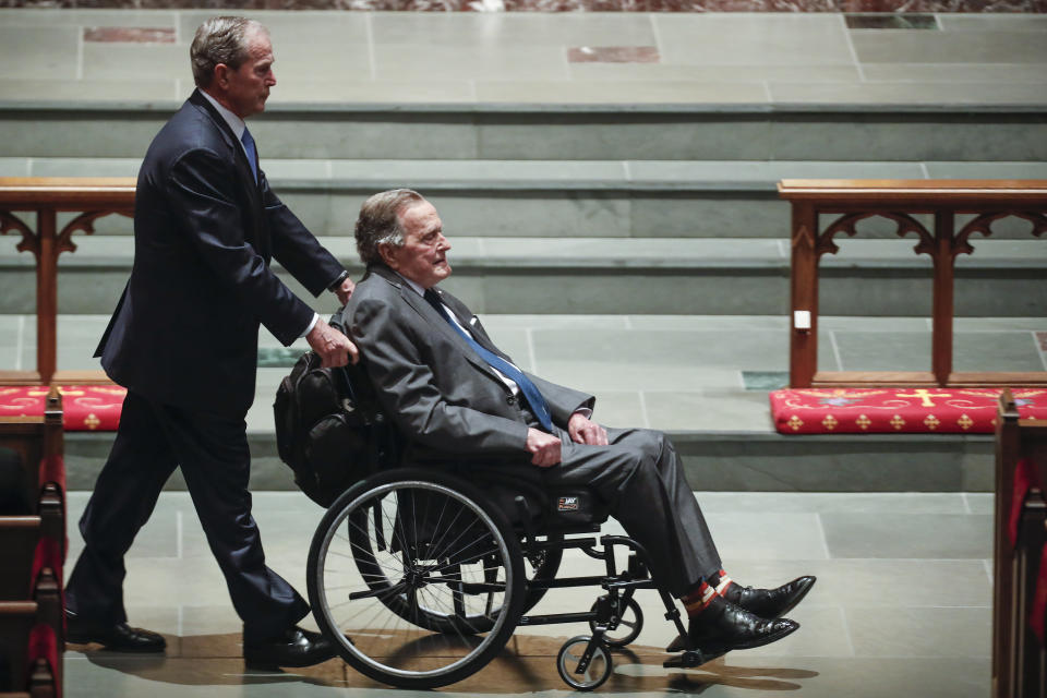 George H.W. Bush mit seinem Sohn George W.