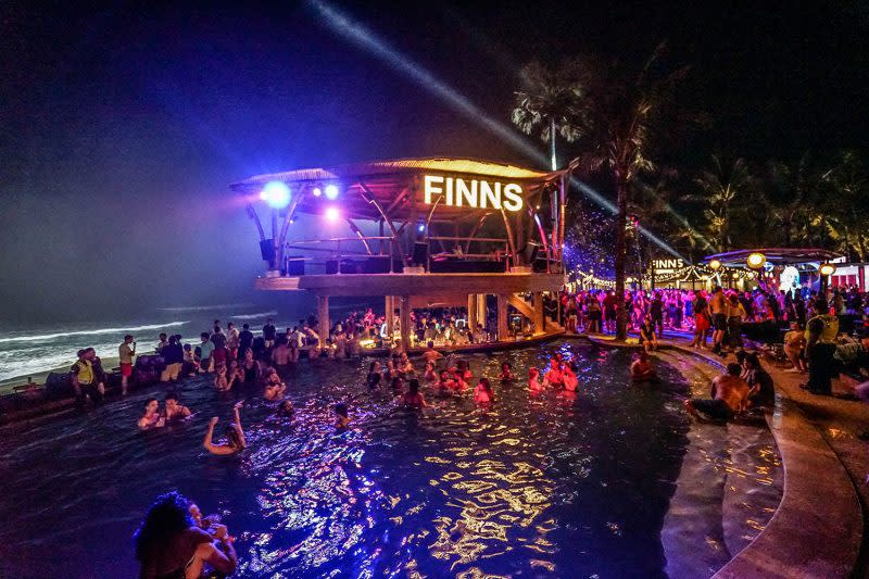 bali - finns night party