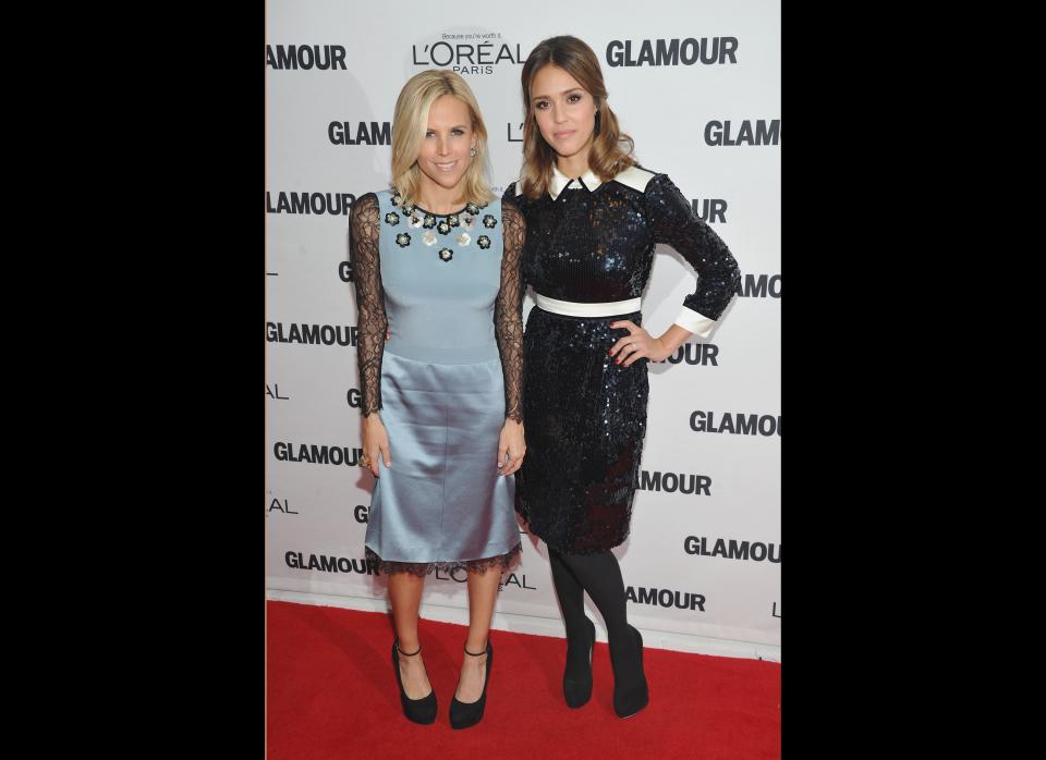 Jessica Alba in a Tory Burch dress and clutch, Jimmy Choo shoes, and Neil Lane jewels. Photo via Getty.