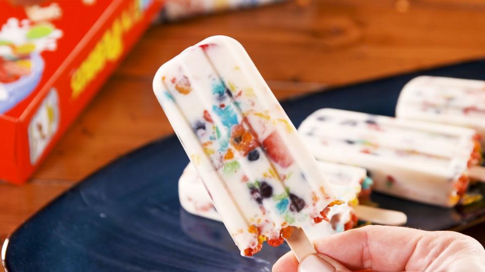 Frozen Fruity Pebbles Yogurt Pops