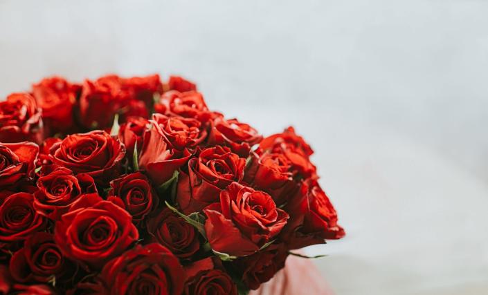 red roses bouquet bunch