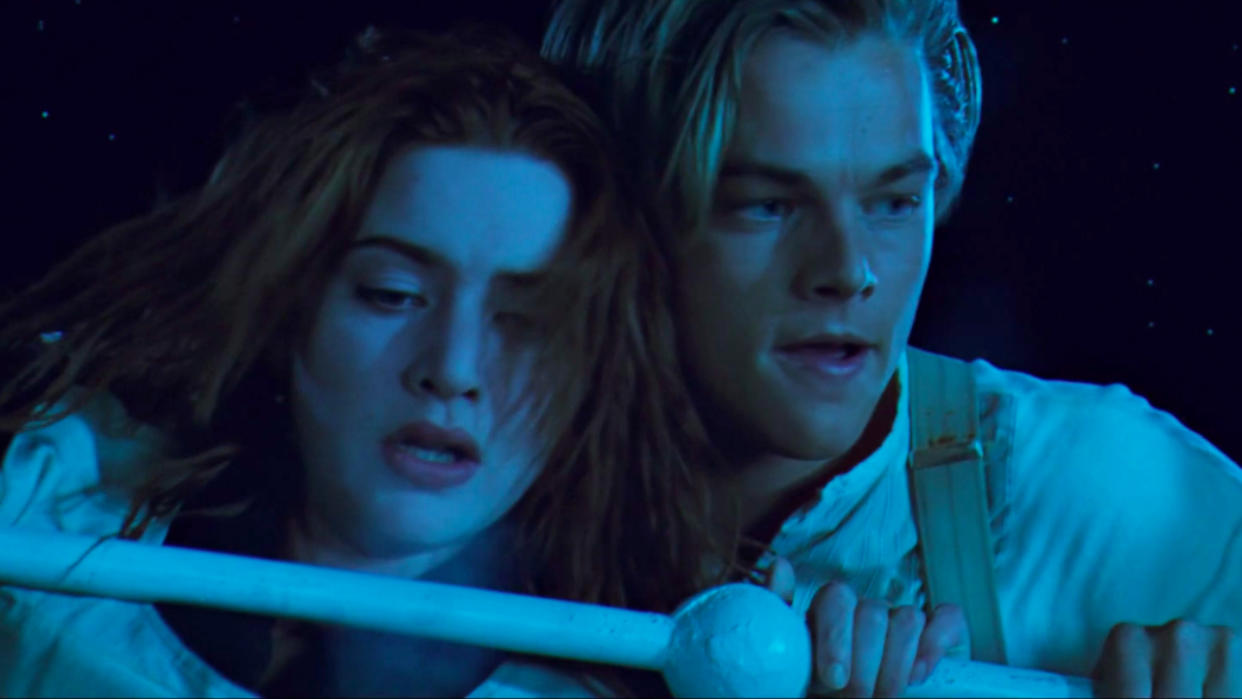  Jack and Rose on the stern of the Titanic. 