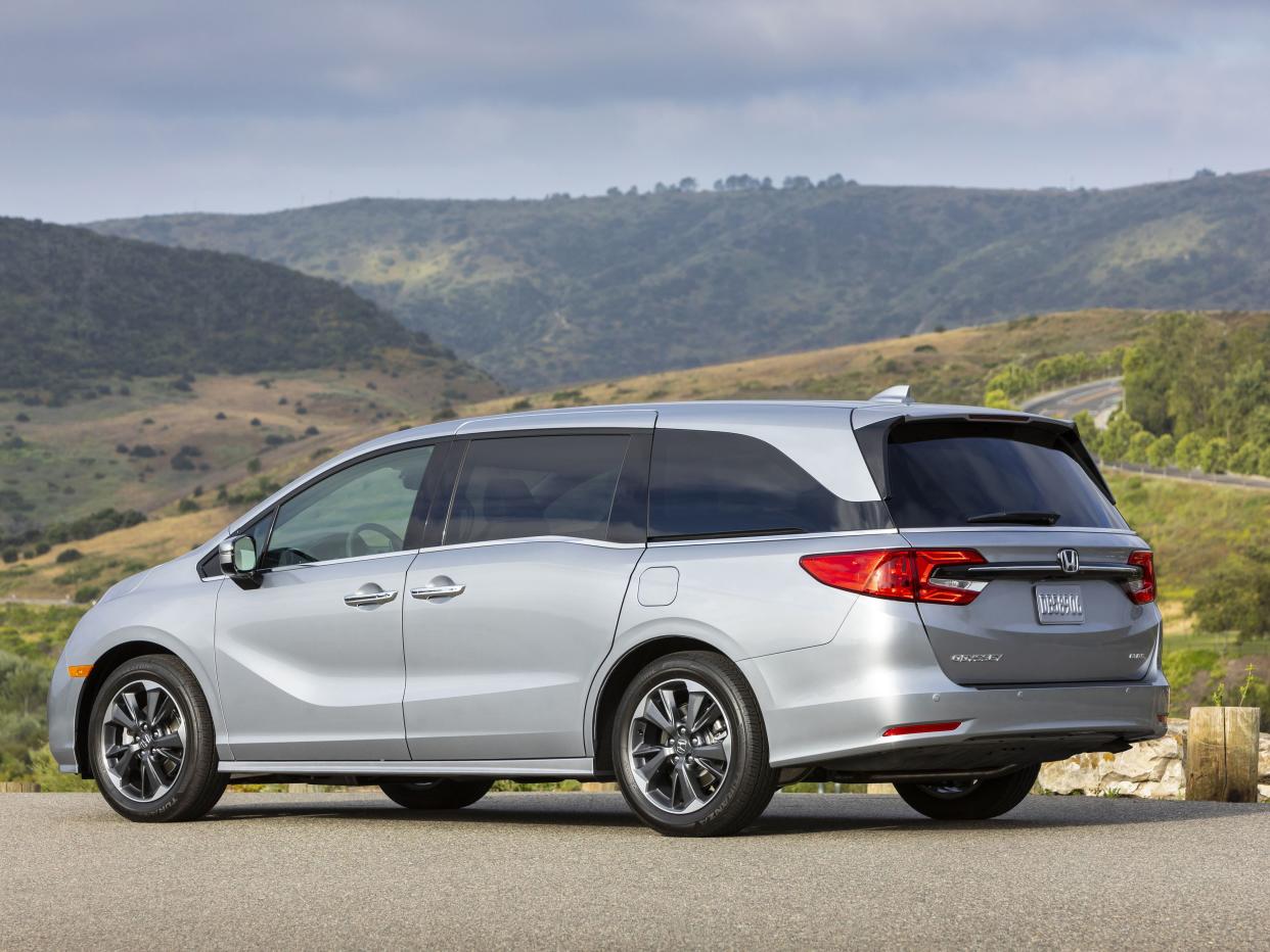 Silver 2021 Honda Odyssey  with scenic background