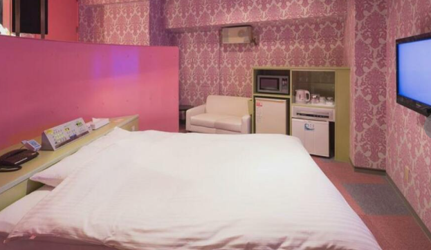 北海道札幌旅館爆恐怖命案！「202室」驚見無頭裸屍，圖為「202室」實景廣告。（翻自《北海道放送》）