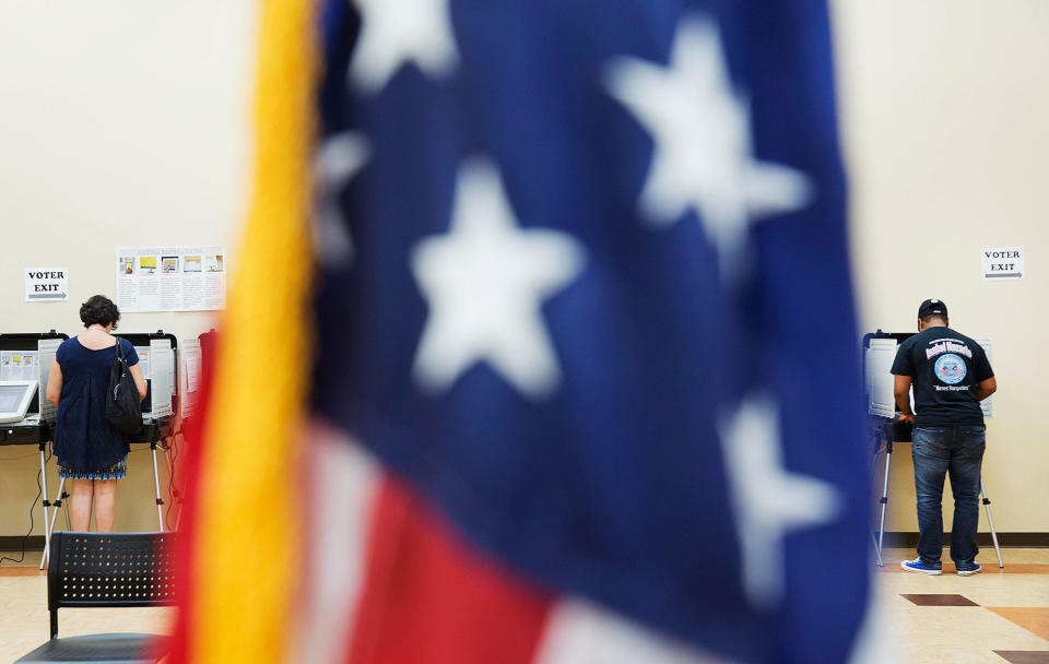 <p>Voters cast their ballots in Georgia’s 6th Congressional District special election at a polling site in Sandy Springs, Ga., Tuesday, June 20, 2017. (Photo: David Goldman/AP) </p>