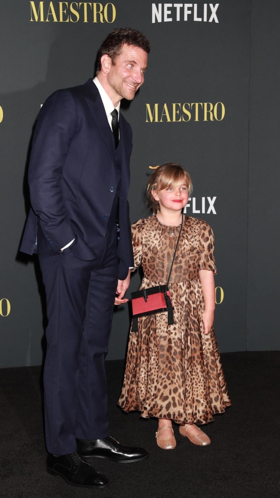 Bradley cooper et sa fille Léa à l'avant première du film Maestro