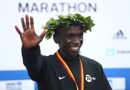 Athletics - Berlin Marathon - Berlin, Germany - September 24, 2017 Kenya's Eliud Kipchoge celebrates after winning the men's race REUTERS/Michael Dalder