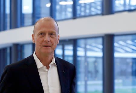 FILE PHOTO: Airbus Chief Executive Tom Enders arrives to attend Airbus annual press conference on the 2017 financial results in Blagnac near Toulouse, France, February 15, 2018. REUTERS/Regis Duvignau