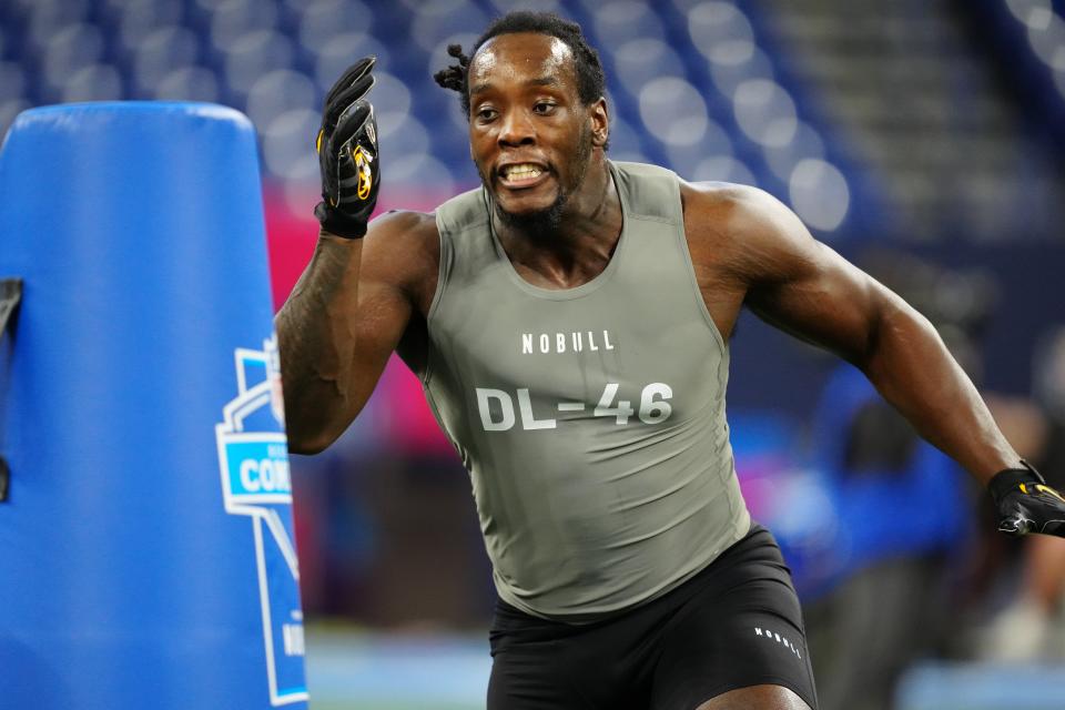 Feb 29, 2024; Indianapolis, IN, USA; Missouri defensive lineman Darius Robinson (DL46) works out during the 2024 NFL Combine at Lucas Oil Stadium. Mandatory Credit: Kirby Lee-USA TODAY Sports