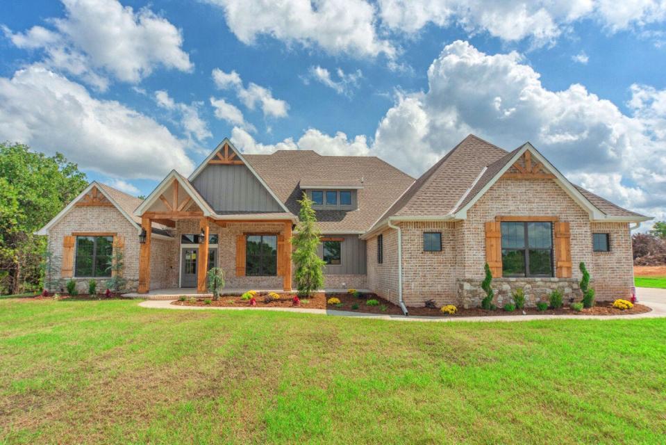 SWM & Sons had this home at 3012 Ashton Cove, in Choctaw, in the recent Parade of Homes Fall Classic. The 3,100-square-foot, Craftsman-style home has four bedrooms, three baths and a half-bath.