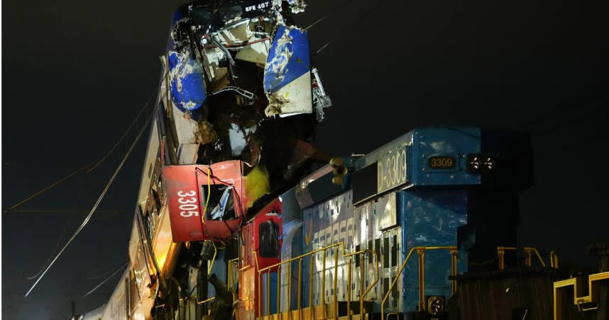 智利發生火車對撞的意外。（圖／達志／美聯社）